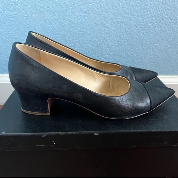 Chanel Point Toe Pumps - Picture 4 of 6
